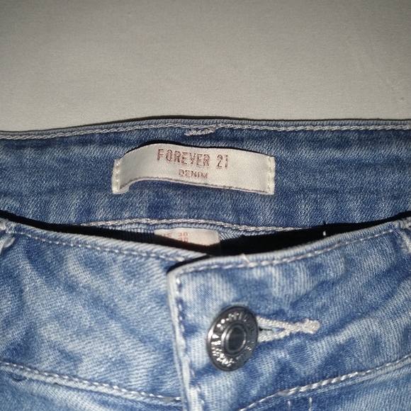 3/$20 Forever 21 distressed skinny jeans - Picture 2 of 3